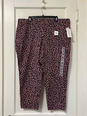 NWT!! Women’s Old Mavy Pink Leopard Print Pants - Size 20